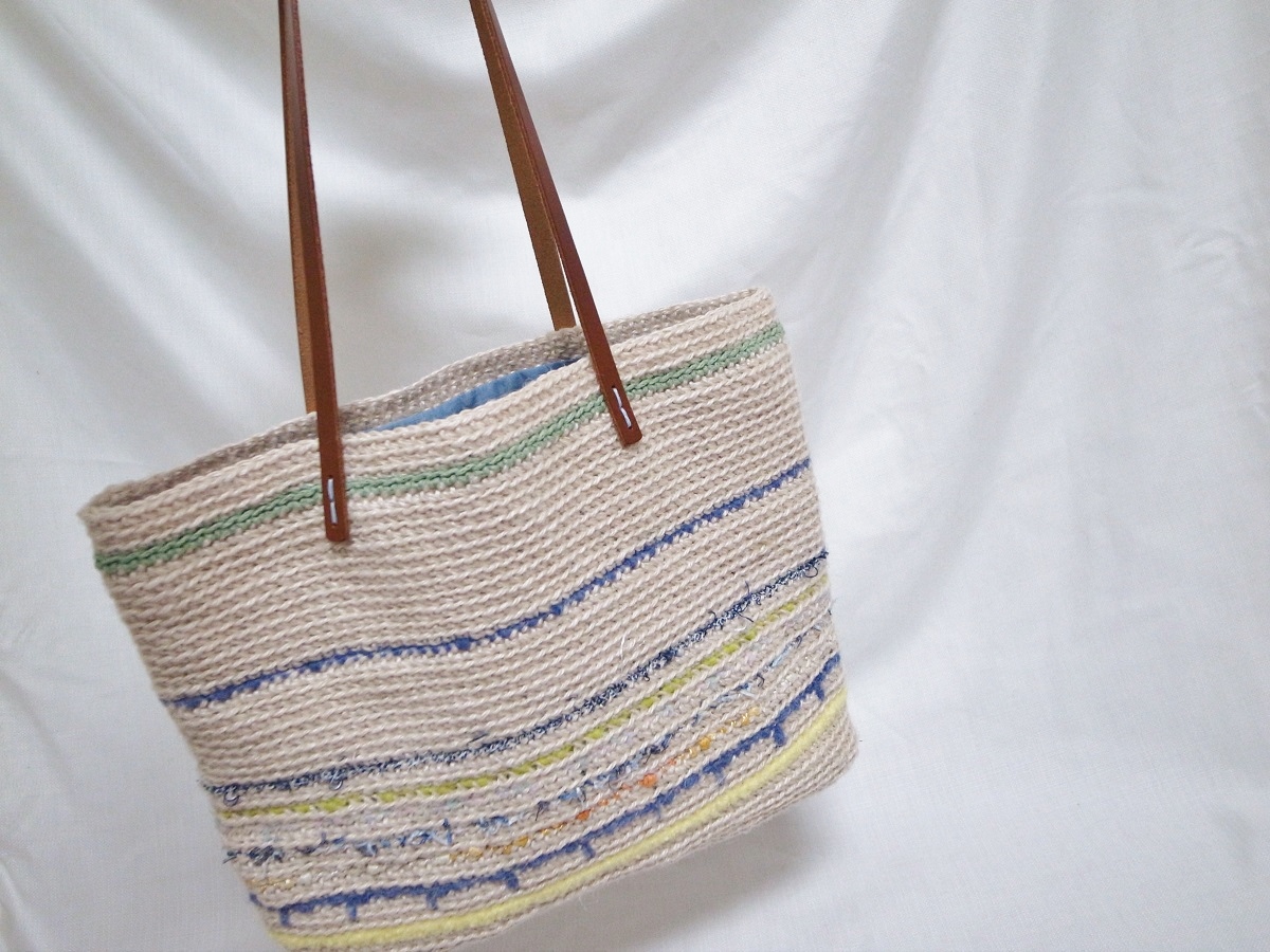 eric handmadeの麻紐バッグはカラフルなアクセント光る夏バッグです♡