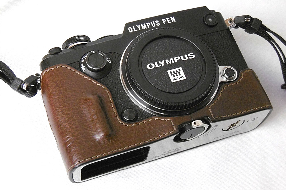 eBayでOlympus PEN-F用のカメラジャケット