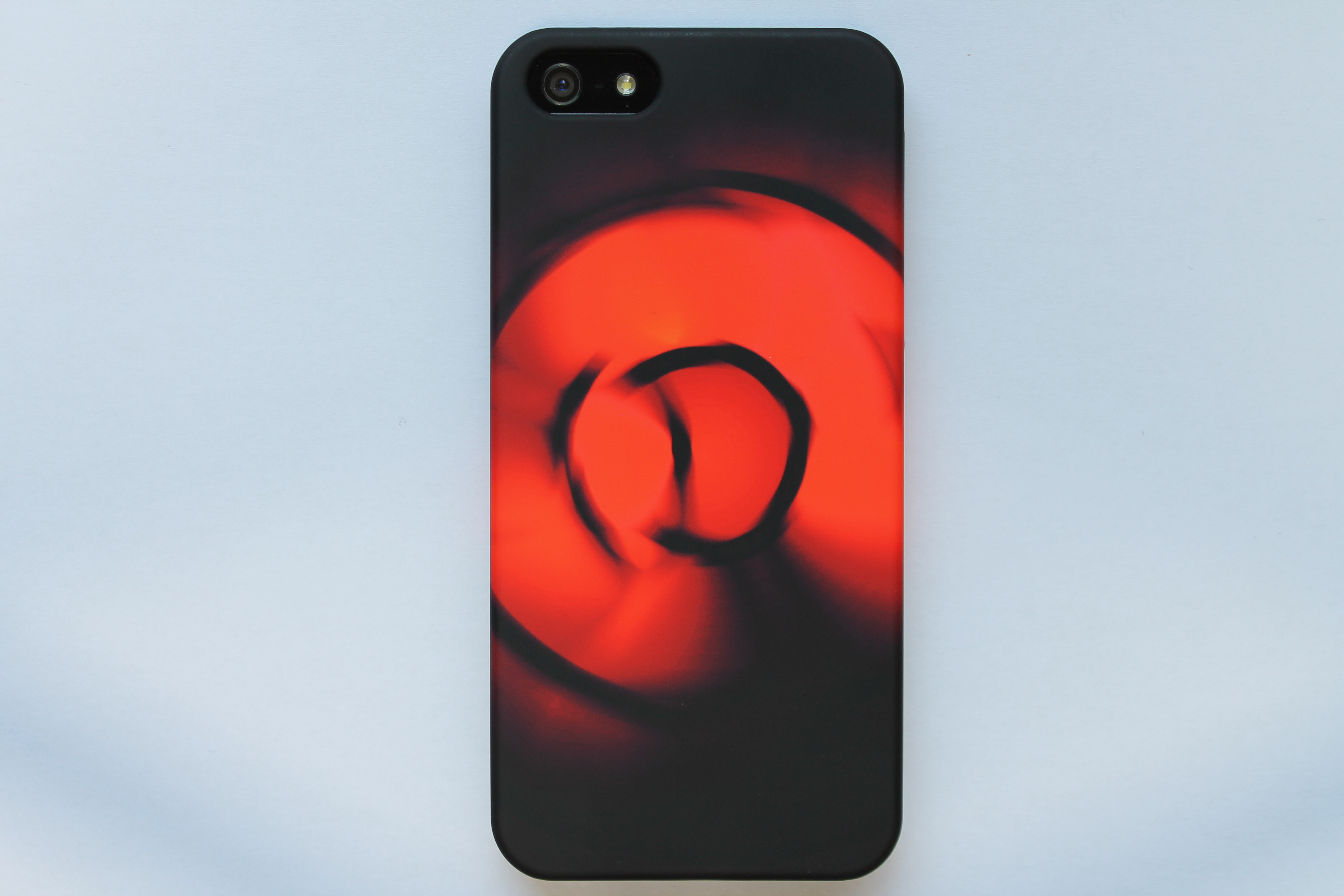 神秘的でダークな赤い回転細胞 スマホケース iPhone5/5s/SE 実物見本！