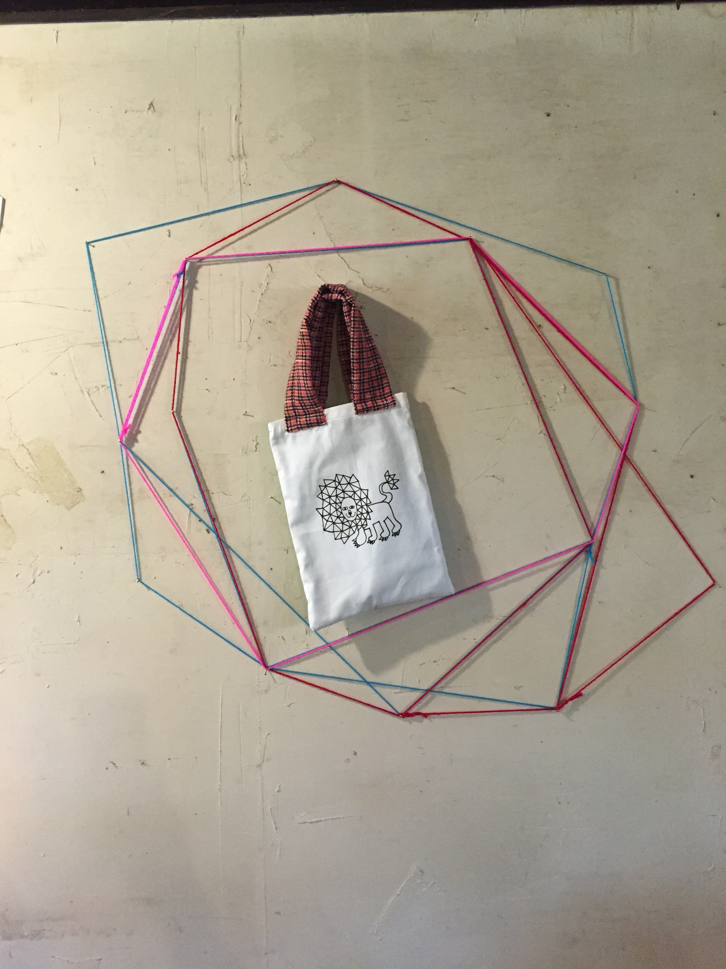 カフェくじらぐも での個展だから クジラbag 作ってみたんだな の巻 トネリコ洋品店 カフェくじらぐも での個展だから クジラbag 作ってみたんだな の巻 トネリコ洋品店