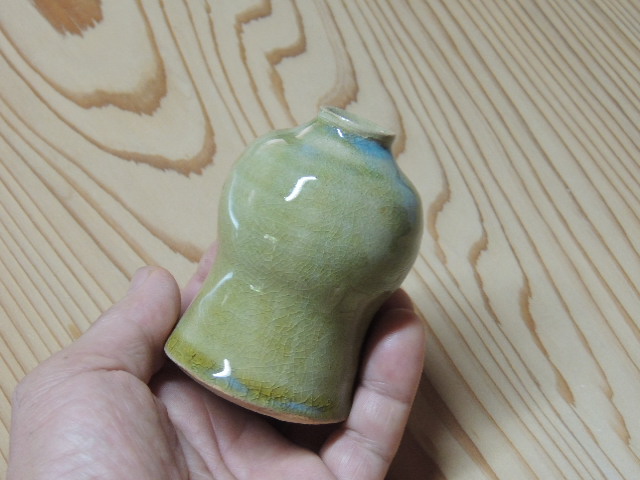 マスカット釉一輪挿し（mha.01)