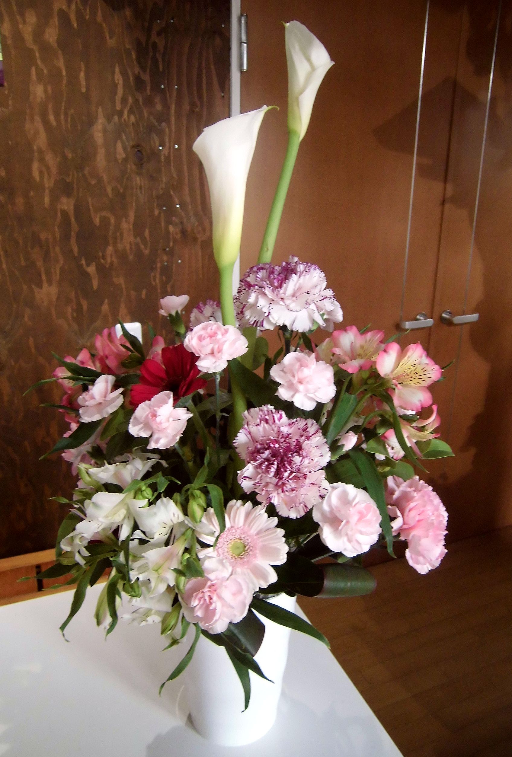演台の花